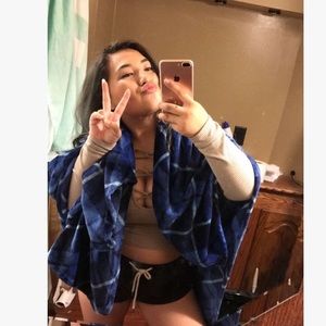 Meet your Posher, Yingla